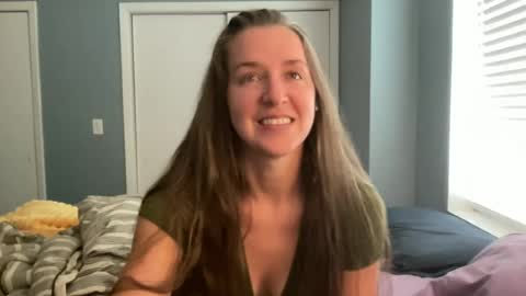 Snapshot of lothlori chatting on 06/28/26, 02:01 lothlori online show from 06/28/26, 02:01