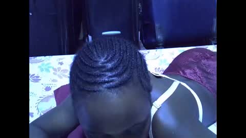 lotty_lavilla online show from 10/15/25, 08:31