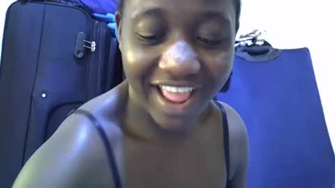 lotty_lavilla online show from 10/20/25, 04:57