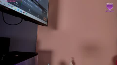 Snapshot of lou_22_ chatting on 02/09/26, 12:31 Lou online show from 02/09/26, 12:31