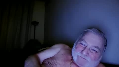 Snapshot of louis_chokdee chatting on 12/19/25, 04:58 louis_chokdee online show from 12/19/25, 04:58