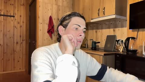 Mark online show from 04/05/26, 02:47