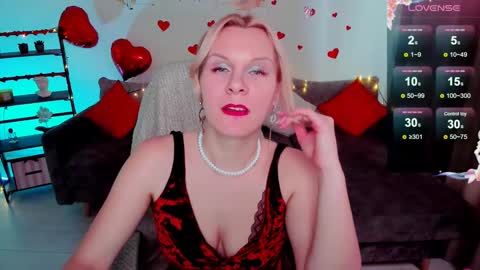 Snapshot of louisa_bay chatting on 02/11/25, 11:10 Louisa online show from 02/11/25, 11:10