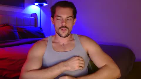 Snapshot of louisvalmer chatting on 11/10/25, 03:05 Louis Valmer online show from 11/10/25, 03:05