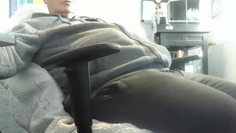 Snapshot of loumtl3 chatting on 02/22/25, 12:29 loumtl3 online show from 02/22/25, 12:29