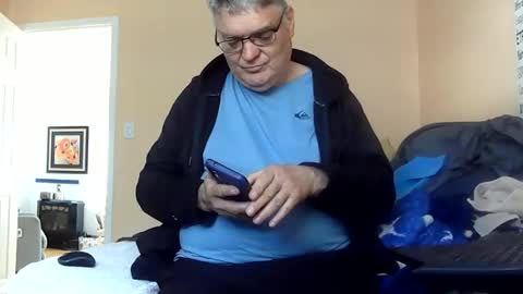 Snapshot of loumtl3 chatting on 05/26/26, 03:08 loumtl3 online show from 05/26/26, 03:08