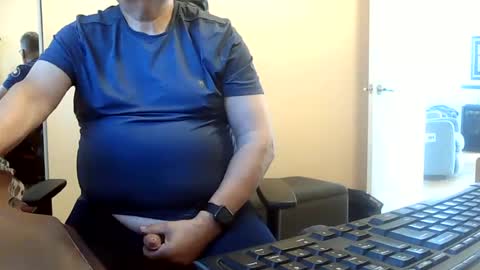 Snapshot of loumtl3 chatting on 06/22/26, 12:24 loumtl3 online show from 06/22/26, 12:24
