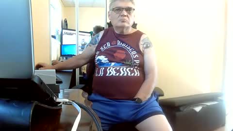 Snapshot of loumtl3 chatting on 07/01/26, 12:18 loumtl3 online show from 07/01/26, 12:18
