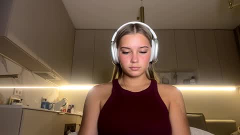 Snapshot of lourapimenta chatting on 02/17/26, 03:19 Eliza online show from 02/17/26, 03:19