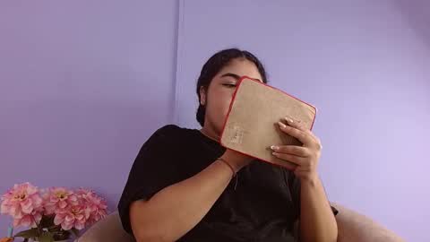 lourdes_moon22 online show from 10/28/25, 11:58