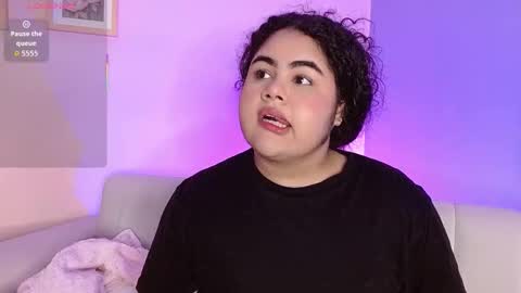 lourdes_moon22 online show from 12/19/25, 12:12