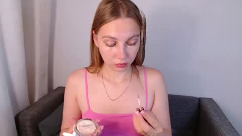 love bella  online show from 06/19/26, 12:15