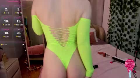 Lola online show from 09/20/25, 12:22