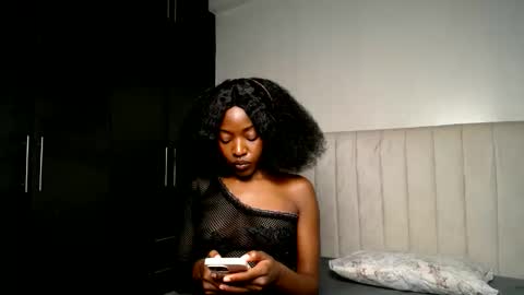 Snapshot of love_miah chatting on 05/16/26, 02:05 Miah online show from 05/16/26, 02:05