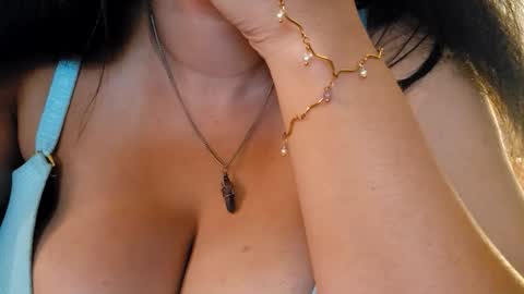 Snapshot of love_raquel_xo chatting on 05/06/26, 01:25 Raquel Love online show from 05/06/26, 01:25