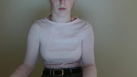 Vivian online show from 04/16/26, 02:07