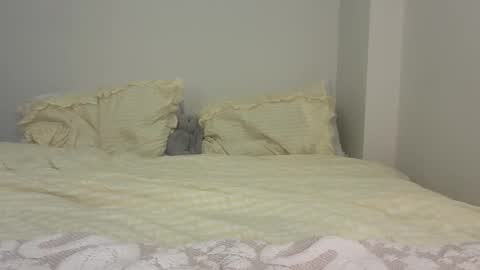 Belle  online show from 03/18/26, 09:29