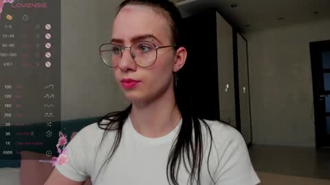 Elisabette online show from 03/30/26, 08:04