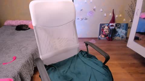 cat-girl online show from 02/08/25, 06:01