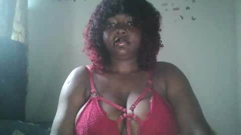 Snapshot of lovecumsluttie chatting on 10/07/25, 11:29 mila online show from 10/07/25, 11:29