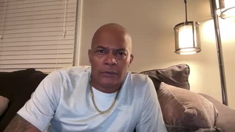 loved19 online show from 10/25/25, 04:42