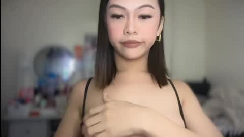 Snapshot of lovee_gelly chatting on 05/14/26, 10:11 Gelly online show from 05/14/26, 10:11