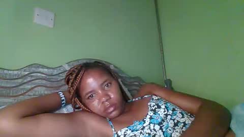 Snapshot of lovegal335 chatting on 01/10/26, 12:40 lovegal335 online show from 01/10/26, 12:40