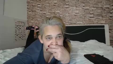 Snapshot of loveheaven4u chatting on 11/29/25, 01:36 heaven online show from 11/29/25, 01:36