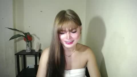 Snapshot of lovelily_xoxo chatting on 02/06/26, 12:15 lovelily_xoxo online show from 02/06/26, 12:15