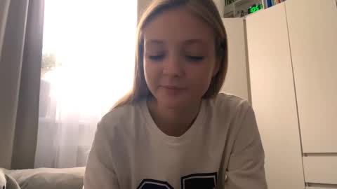 Snapshot of lovelladeboer chatting on 10/05/25, 07:50 Ella online show from 10/05/25, 07:50