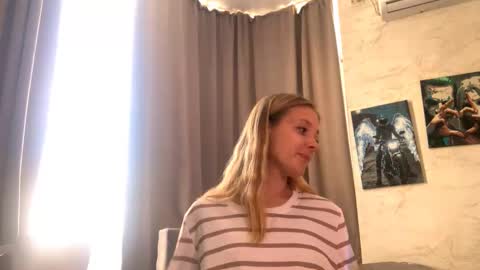Snapshot of lovelladeboer chatting on 10/06/25, 11:40 Ella online show from 10/06/25, 11:40