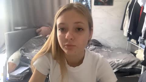 Snapshot of lovelladeboer chatting on 10/13/25, 07:41 Ella online show from 10/13/25, 07:41