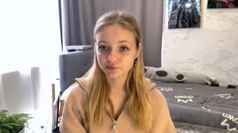 Snapshot of lovelladeboer chatting on 10/14/25, 08:26 Ella online show from 10/14/25, 08:26