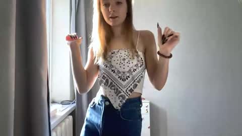 Ella online show from 11/04/25, 07:07