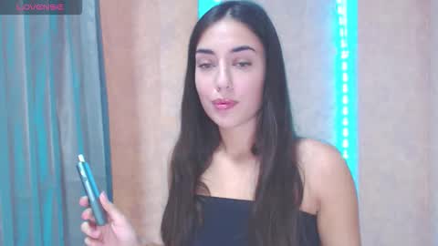 lovelly_me online show from 10/21/25, 09:43