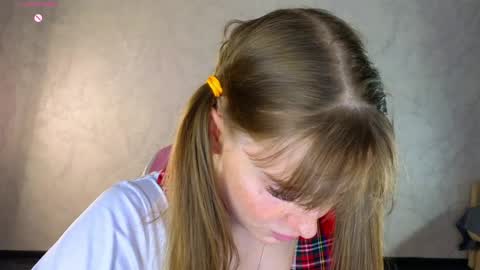 Snapshot of lovelly_molly chatting on 04/27/26, 05:44 Molly online show from 04/27/26, 05:44