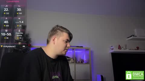 Snapshot of lovelly_mooncouple chatting on 12/28/24, 09:20 Mileena and Oliver online show from 12/28/24, 09:20