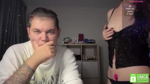 Snapshot of lovelly_mooncouple chatting on 10/14/25, 10:21 Mileena and Oliver online show from 10/14/25, 10:21