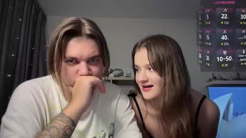 Snapshot of lovelly_mooncouple chatting on 11/03/25, 11:04 Mileena and Oliver online show from 11/03/25, 11:04