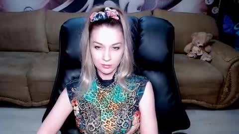 private open online show from 03/11/25, 04:18