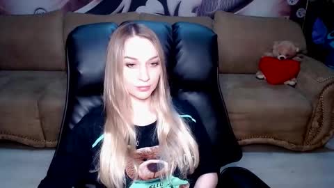 private open online show from 09/13/25, 01:44