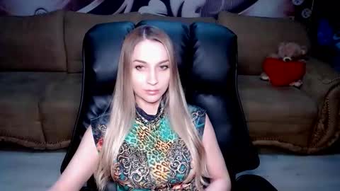 private open online show from 10/01/25, 02:23