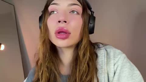 Elsa online show from 03/12/25, 04:30