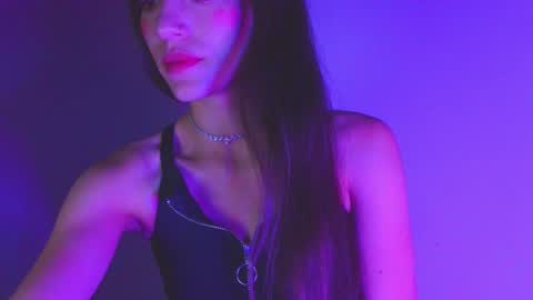 Snapshot of lovely_akira_xwx chatting on 12/27/24, 04:04 Tami online show from 12/27/24, 04:04