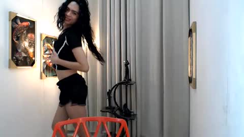 Snapshot of lovely_alwina chatting on 05/13/26, 08:01 alwina online show from 05/13/26, 08:01