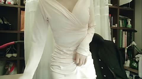 Snapshot of lovely_dana chatting on 02/08/25, 05:08 DANA KIM online show from 02/08/25, 05:08