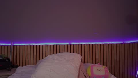 Emma online show from 01/29/25, 03:15