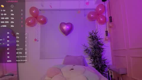 Snapshot of lovely_emma18 chatting on 02/14/26, 01:41 Emma online show from 02/14/26, 01:41