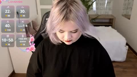 lovely_leilla online show from 12/06/24, 06:50