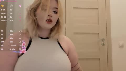 lovely_leilla online show from 10/19/25, 07:14